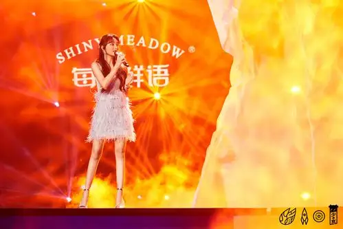 李紫婷我们的歌唱功在受肯定 演绎经典粤语歌《晚秋》引热议