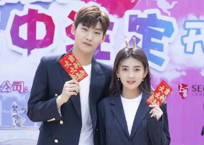 官宣新剧再组cp,光看合照被甜蜜暴击_邢昭林_梁洁_感觉