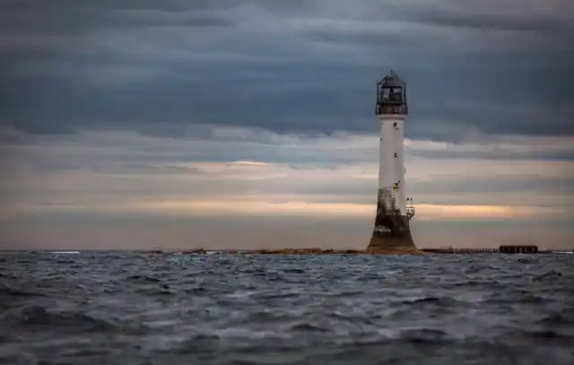 现存最古老的海上灯塔,至今已有210年历史,是七大工业奇迹之一