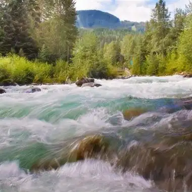 山间溪流图片高清唯美微信风景头像