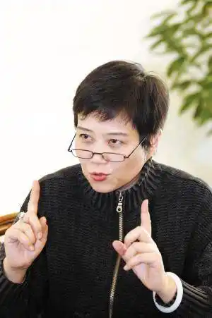 胡玫拍孔子俩标准高大威猛德艺双馨