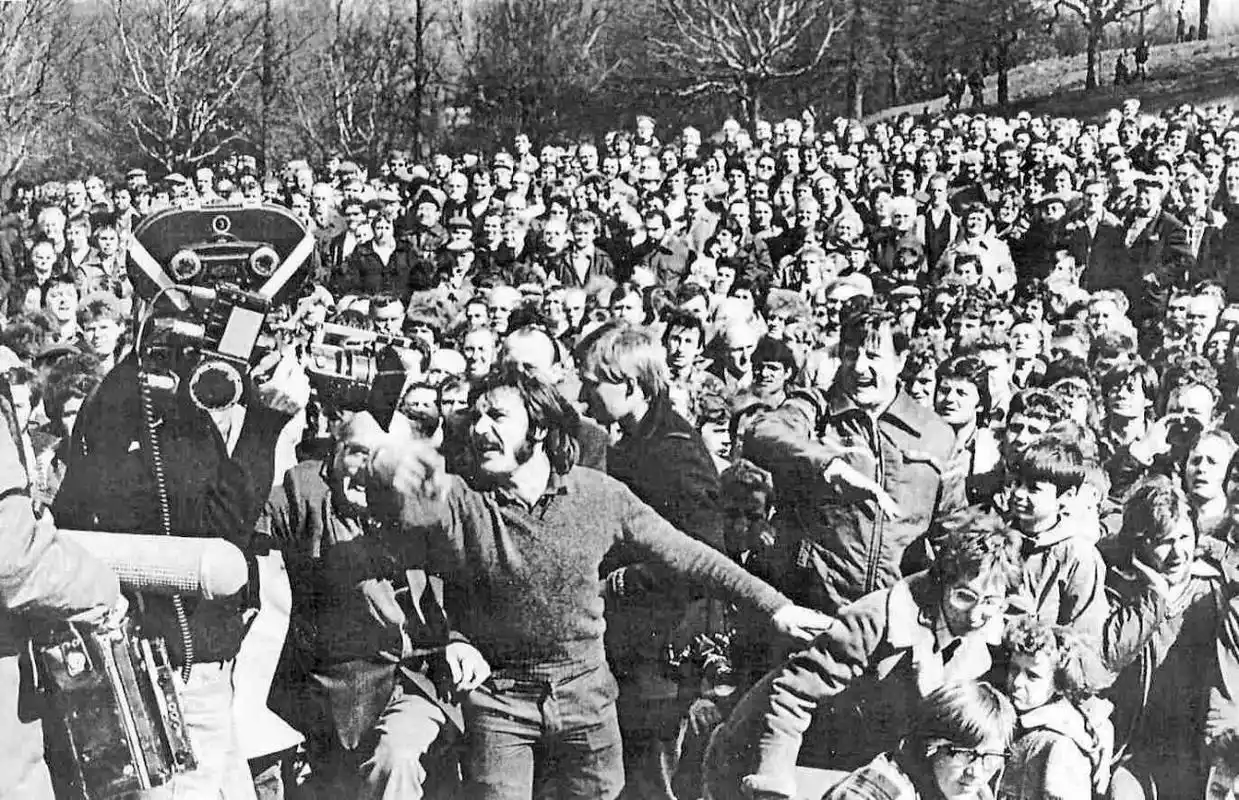 十分钟带你了解工人阶级如何反抗资本主义的压榨,并确立地位