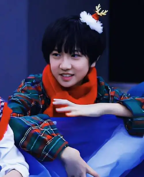 tf家族三代成员童年照 朱志鑫 苏新皓 邓佳鑫 张极 左航 张泽禹